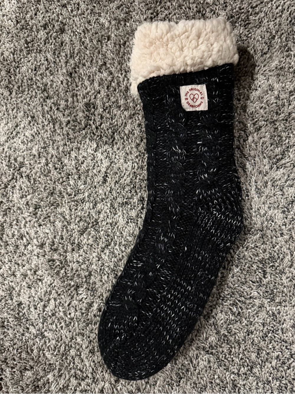 dearfoams women’s one size Black Knit Sherpa-Lined Slipper Sock with Cream Cuff
